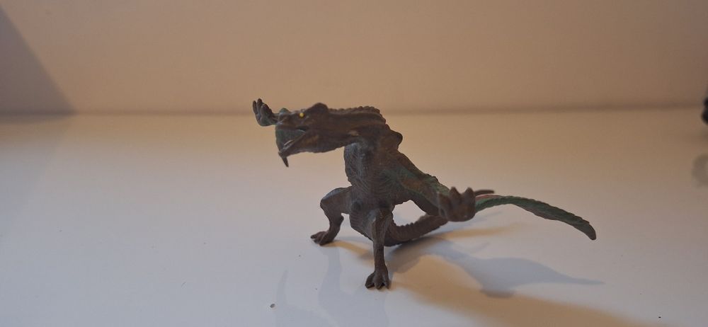 Zestaw dwóch figurek smoków