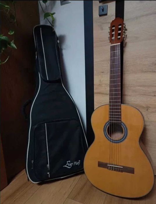 Gitara Gewa Student Natural Cedar z etui I stroikiem