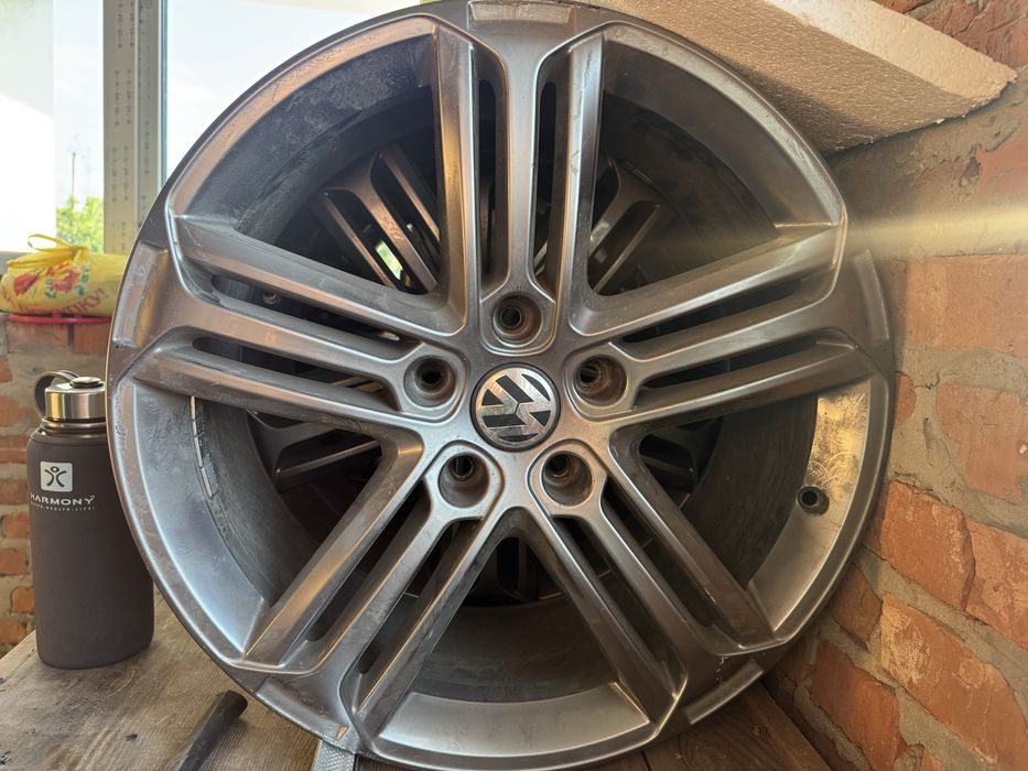 R20 диски на VW Touareg стиль Taladega