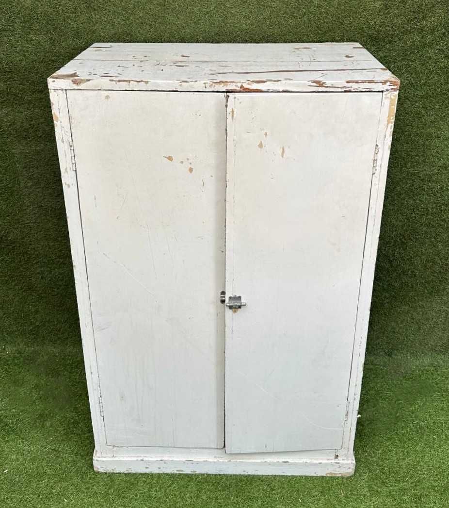 Armario antigo, dispenseiro, movel de gavetas ocultas