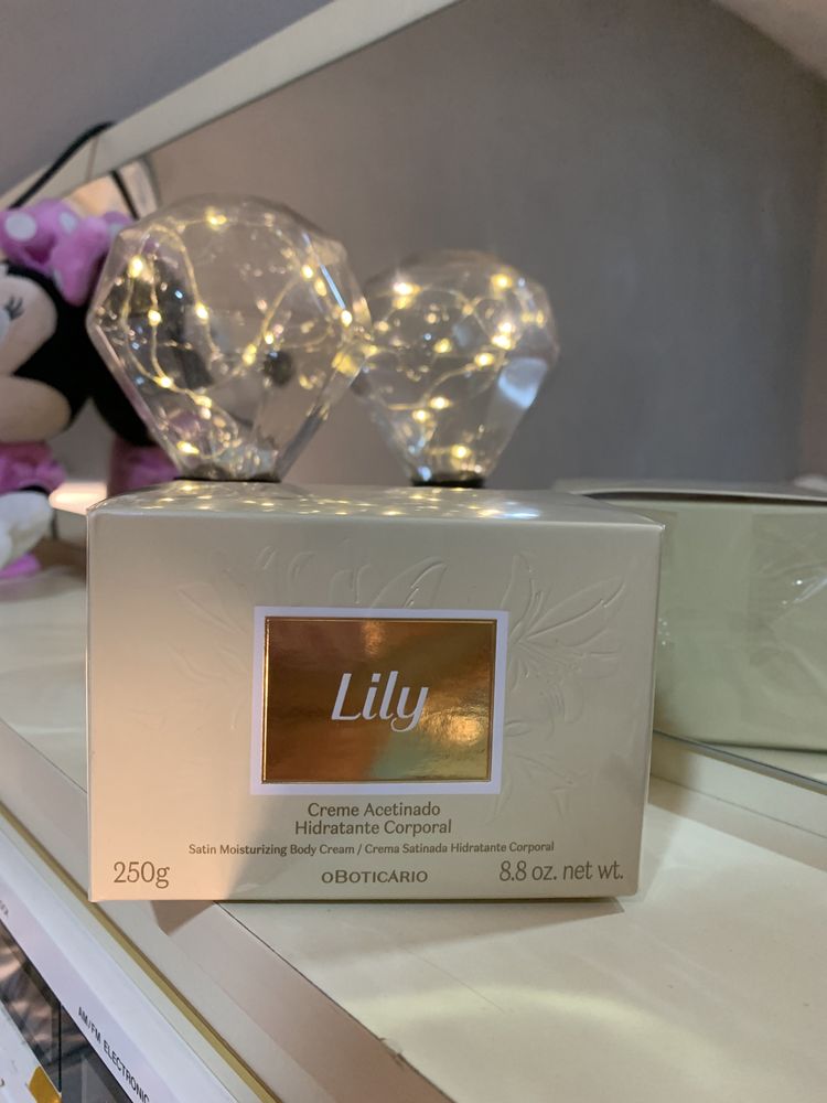 Lily creme Acetinado Hidratante corporal O Boticário