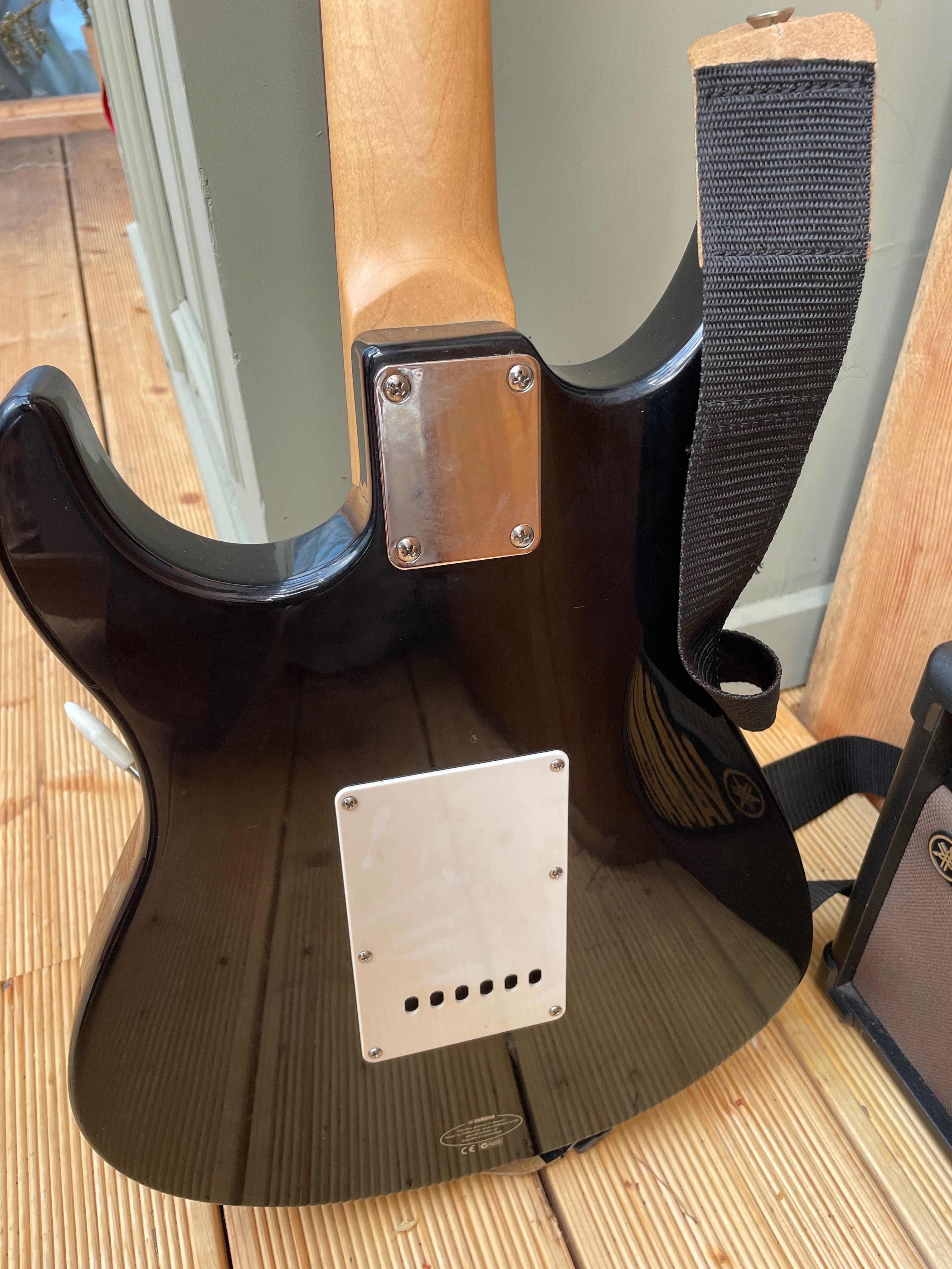 Yamaha EG 112 Black Gitara Elektryczna