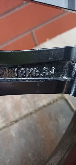 Alufelgi 19"z oponami letnimi Kormoran.