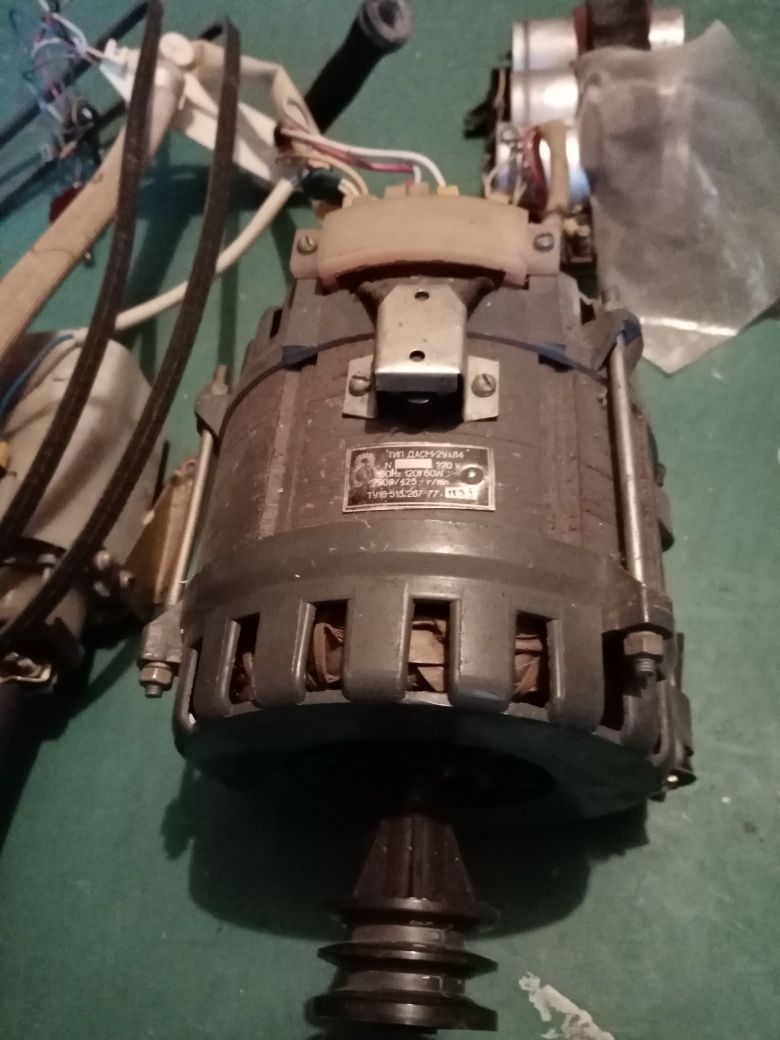 Електро двигатель для стиральной машины советского производства