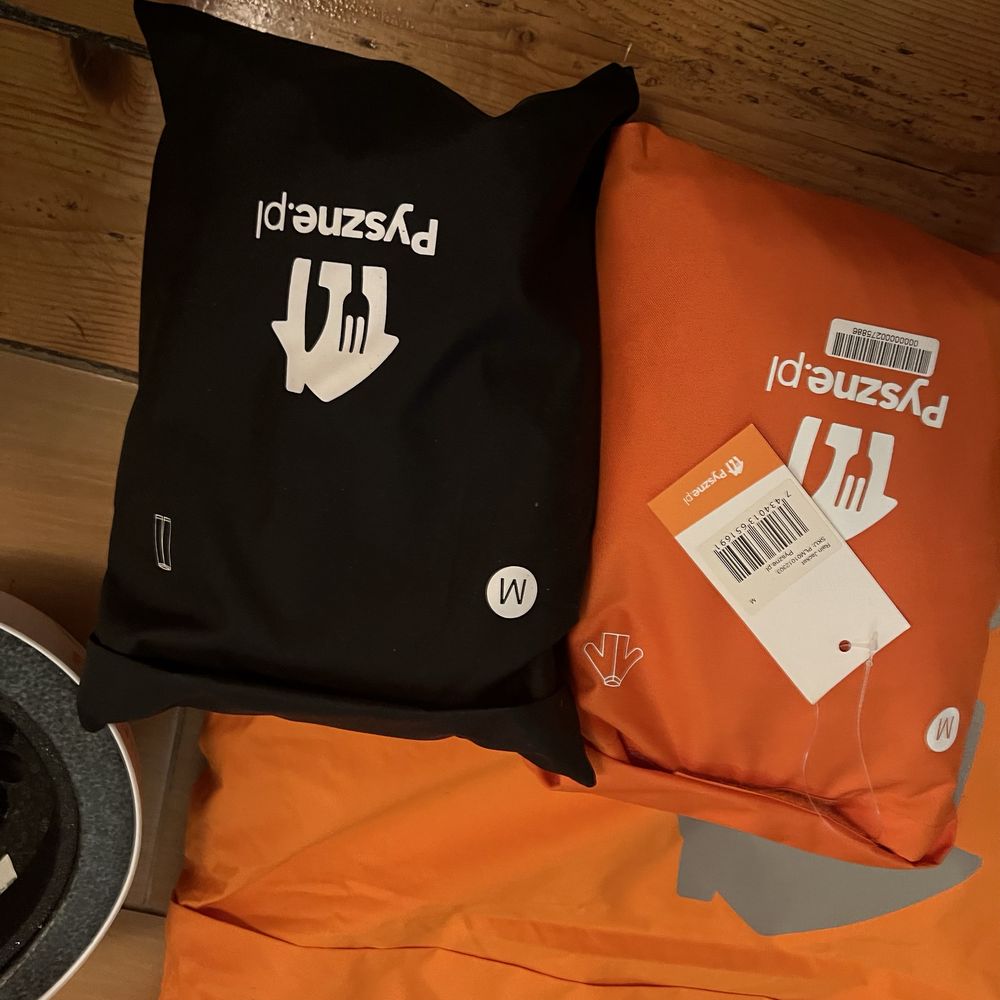 Zestaw Kuriera Pyszne.pl rozmiar L kurtka zimowa