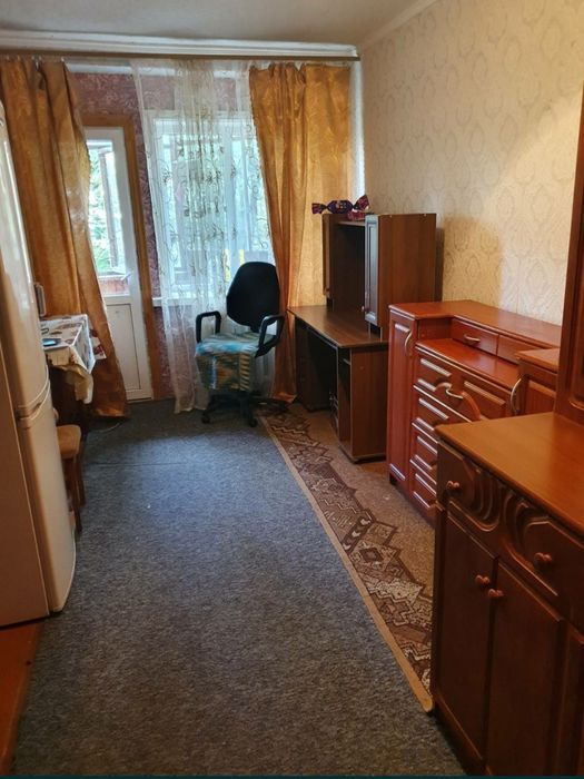 Продаж 2х кімнат у гуртожитку.  Польова