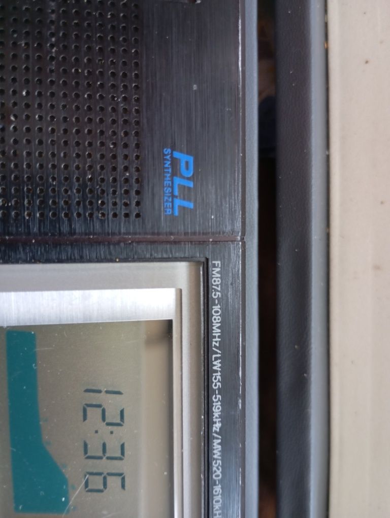 Radioodbiornik globalny Panasonic RF B60.