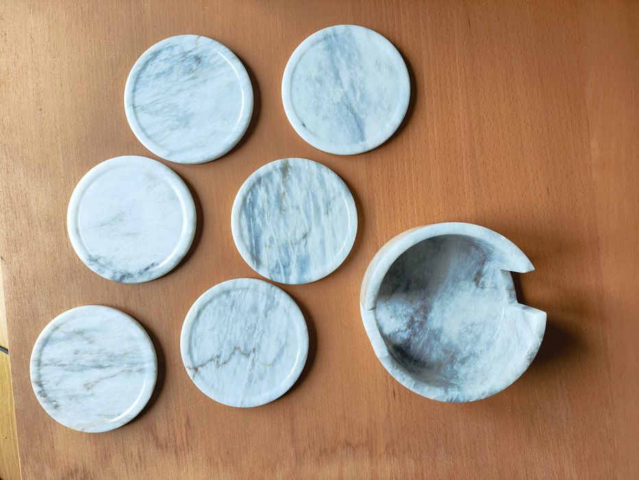 Conjunto poisa copos em Mármore natural