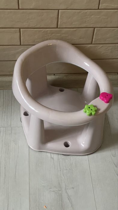 Дитячий стільчик для купання