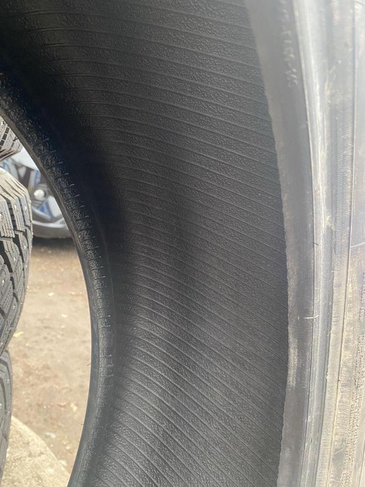 Goodyear UltraGrip 225/60 R18