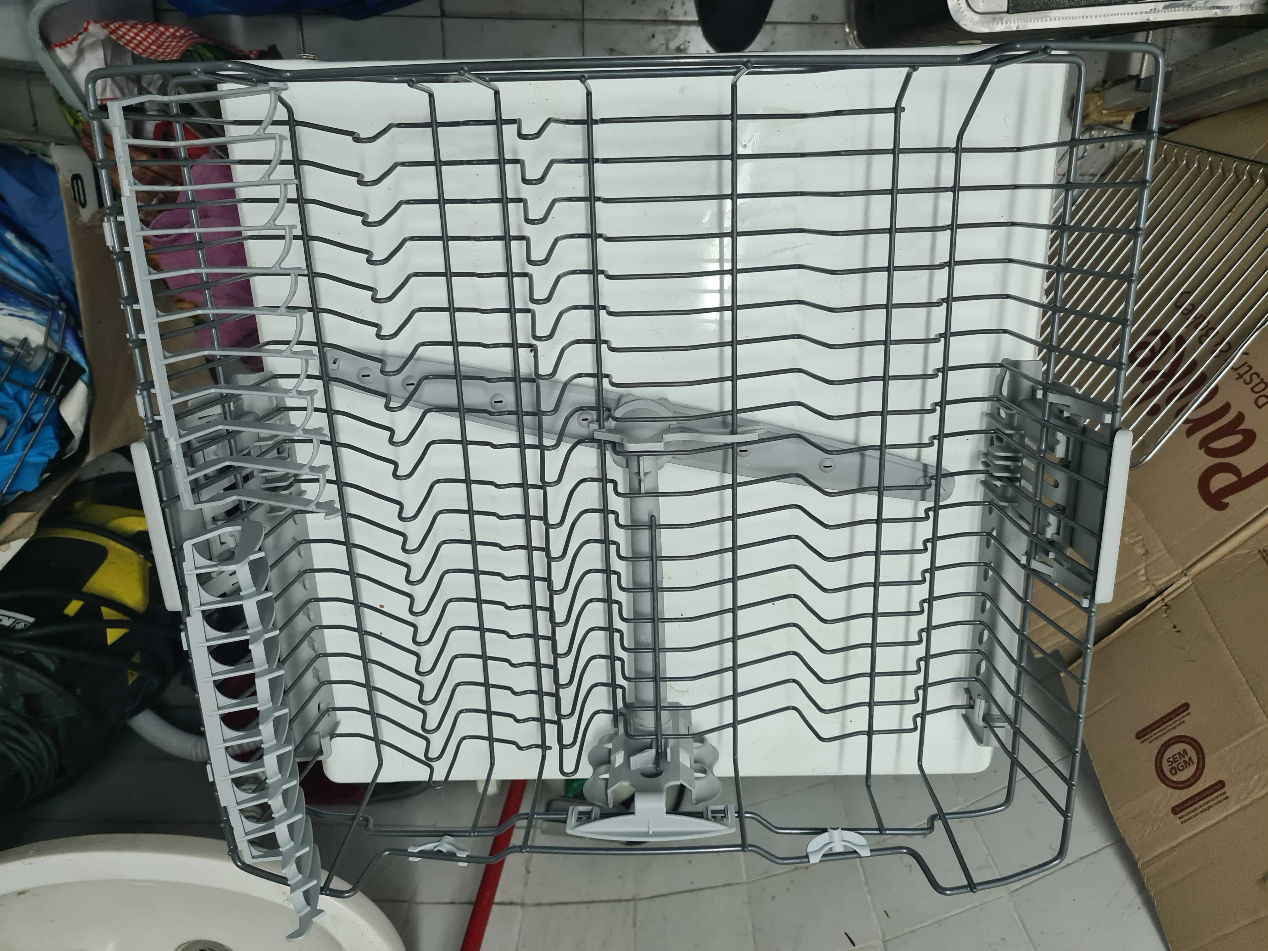 Cestos máquina loiça indesit ou Ariston