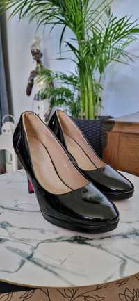 Czarne lakierowane buty damskie na obcasie rozmiar 37 Always