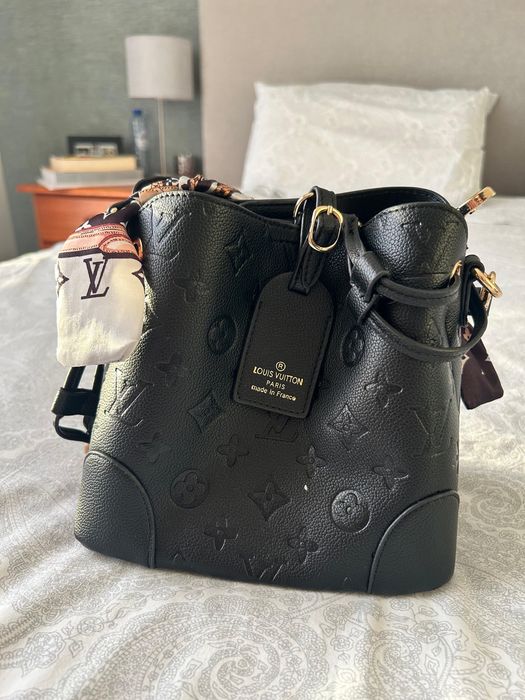 Mala Louis Vuitton nova