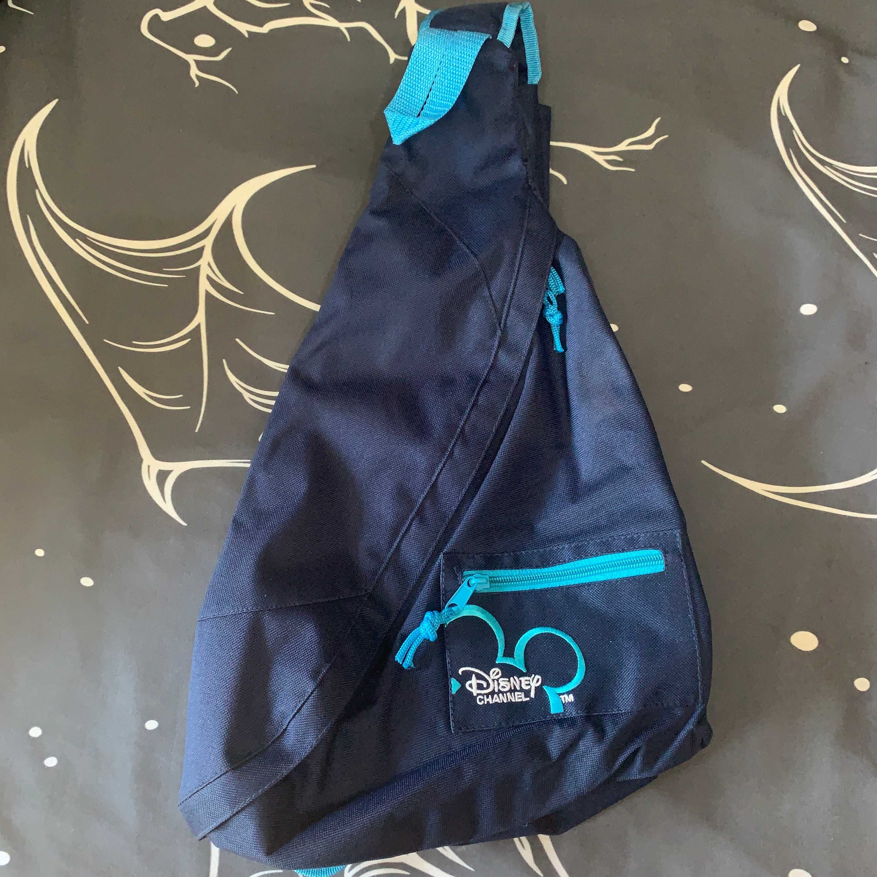 Mochila Disney triangular nunca usada