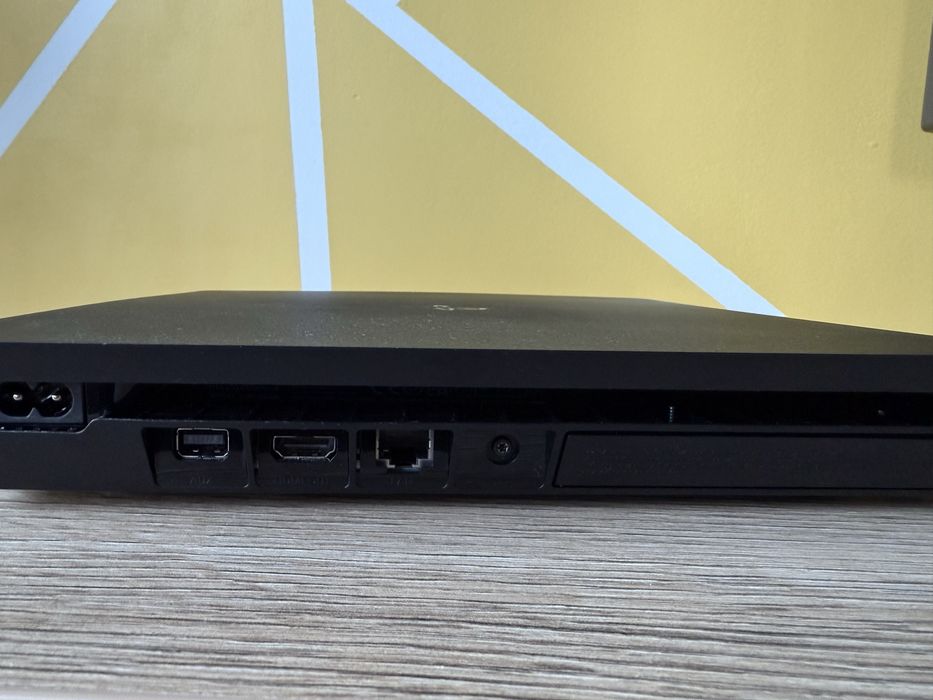 PS4 Slim 500gb w bdb stanie