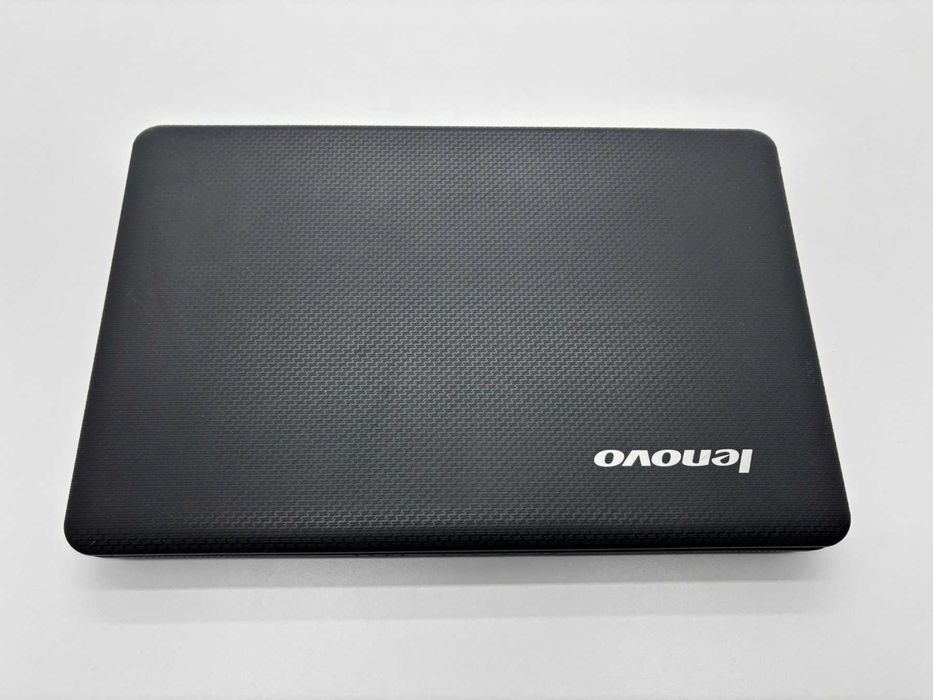 Laptop komputer Lenovo G550 Intel 15.6'' Windows