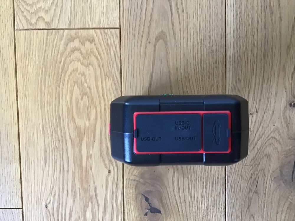 Пусковое устройство для автомобиля Jump Starter 2000 A