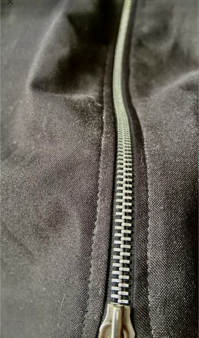 Міді спідниця чорна на блискавці розмір s.