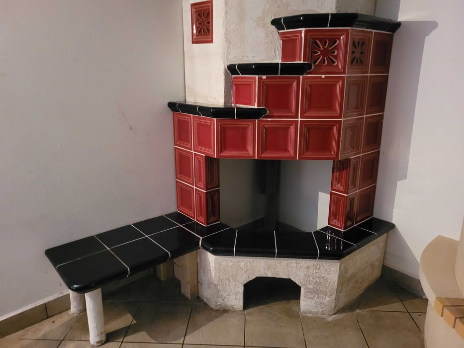 Kaflowa obudowa kominkowa