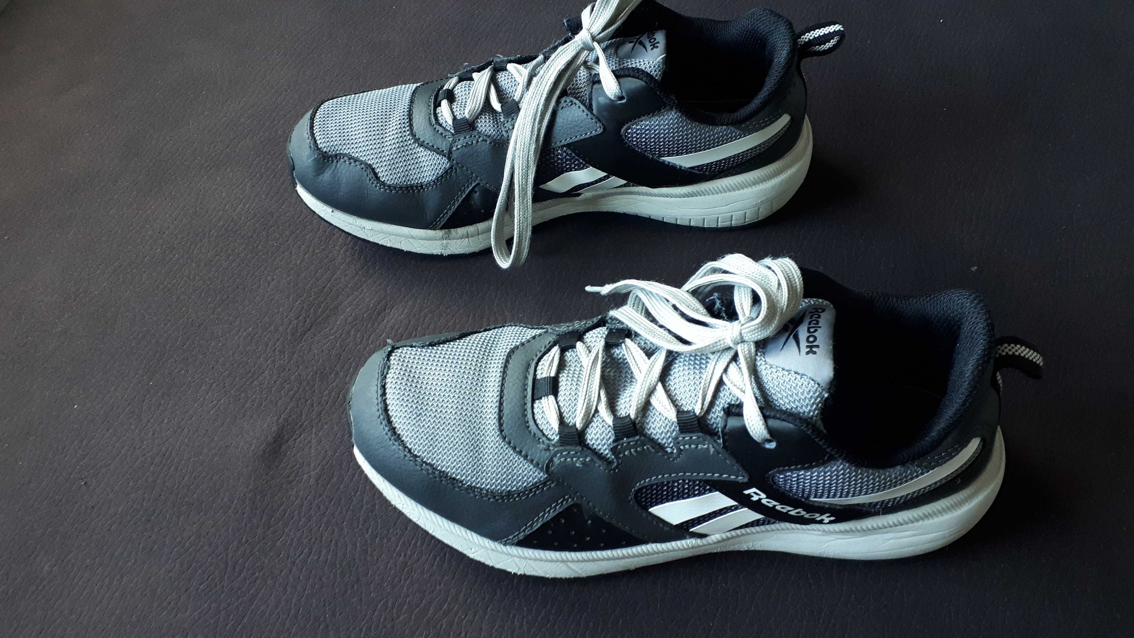 Buty Reebok sportowe chłopięce 39 stan bdb