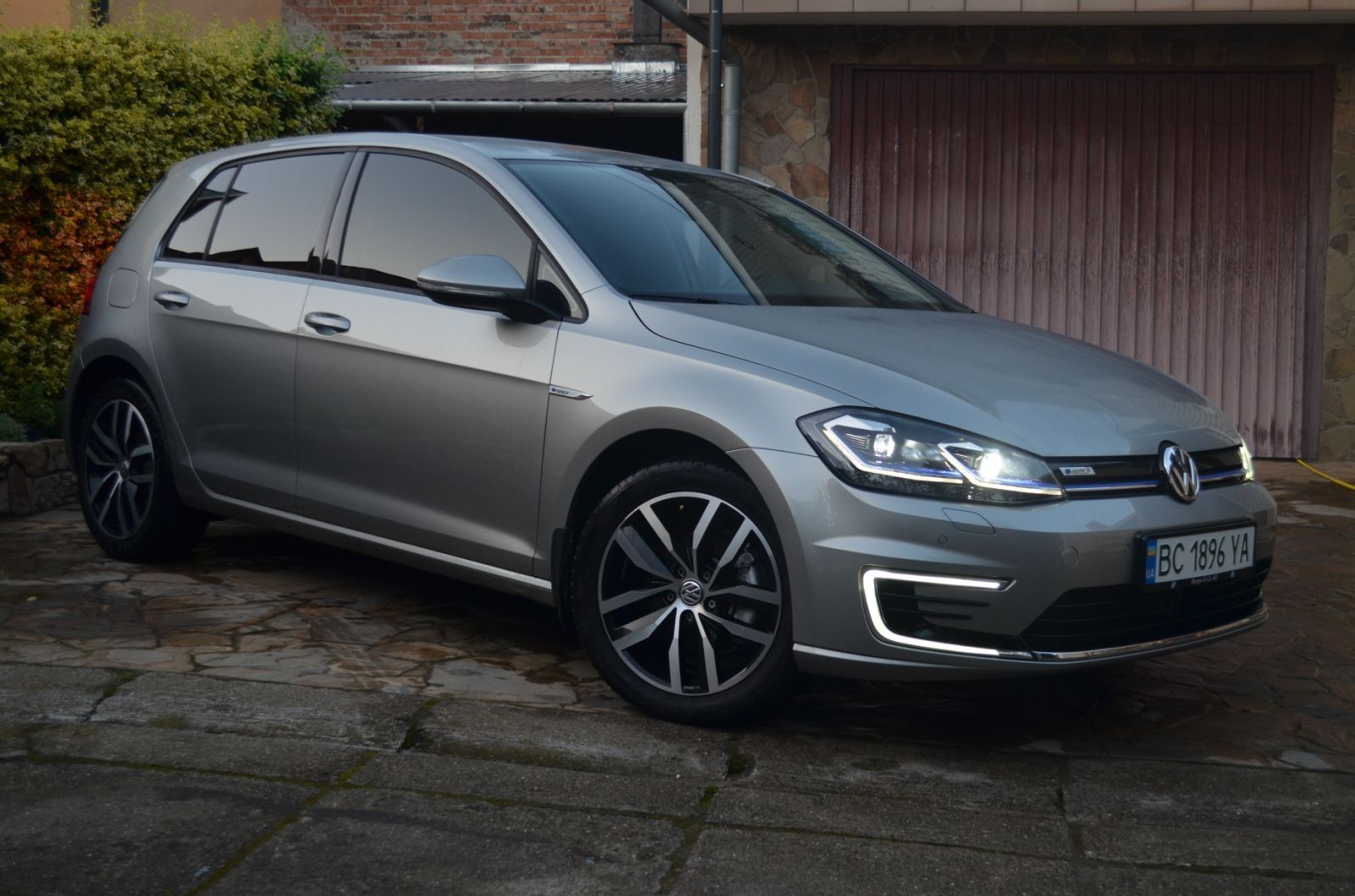 Volkswagen E-GOLF 2019