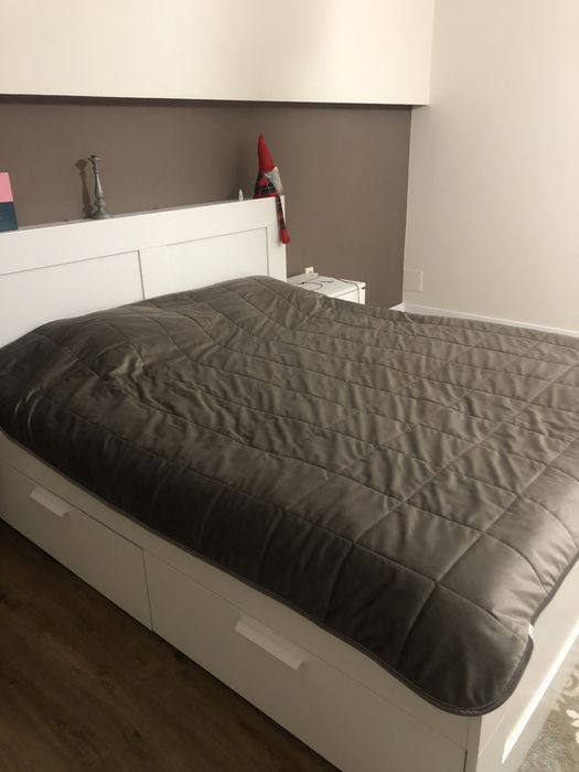 Ліжко для спальні