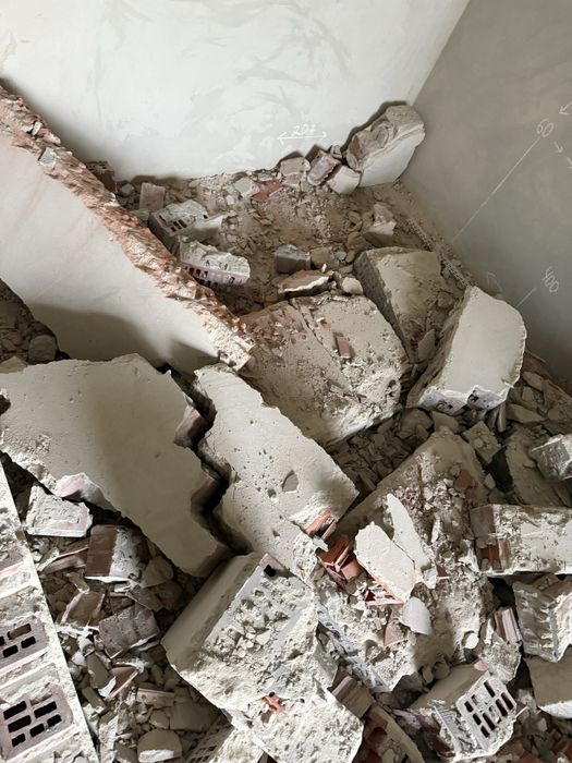 ЦЕГЛА , будівельна бита цегла!