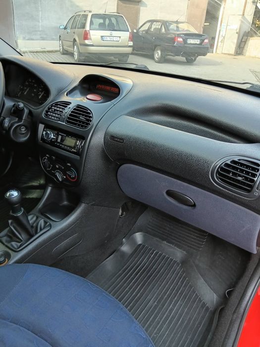 Пежо 206 рік 2002