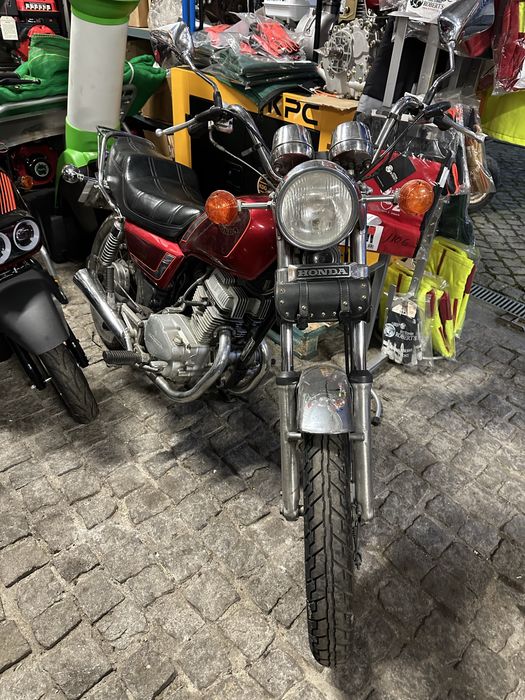 Honda Cm 125.