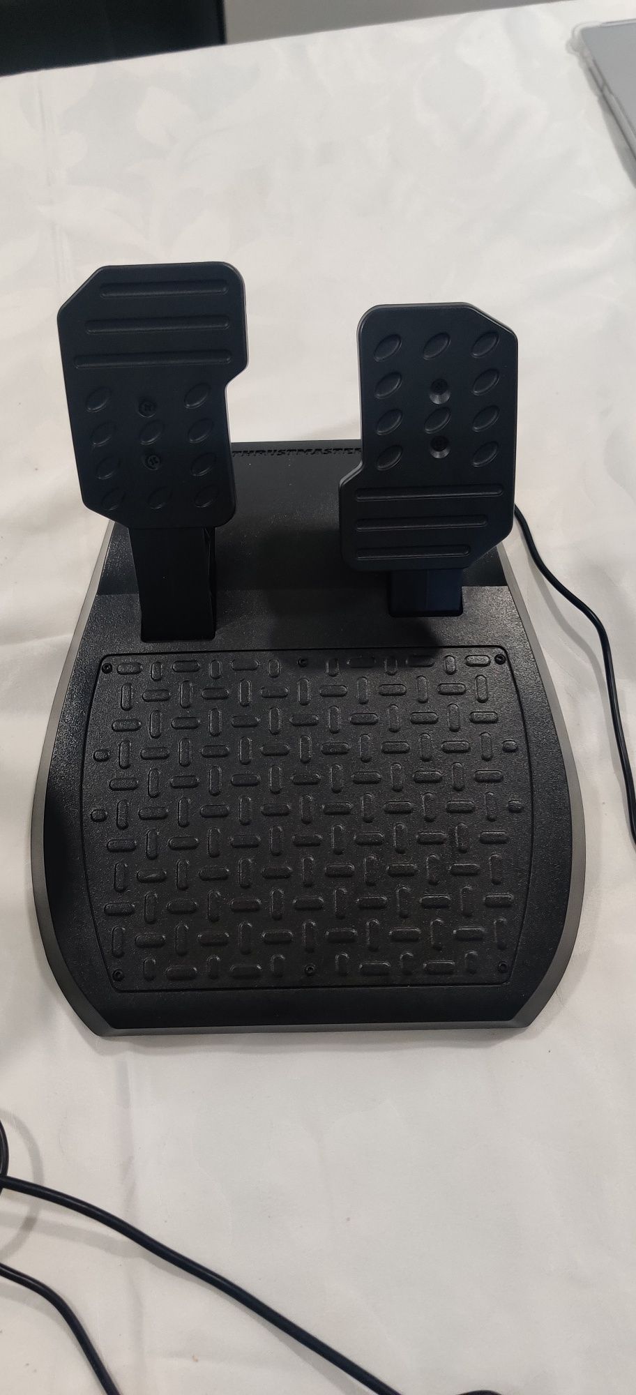 Vendo ou troco PS4 com volante e 5 jogos
