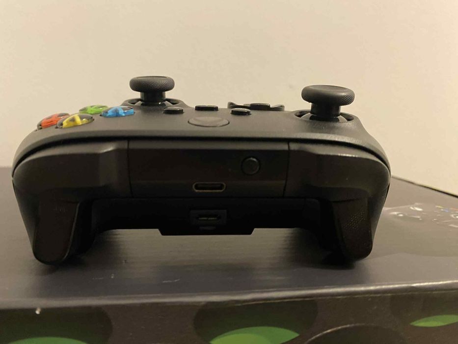 Xbox Series X 1TB + akcesoria i gry! Elden ring i Hogwarts Legacy