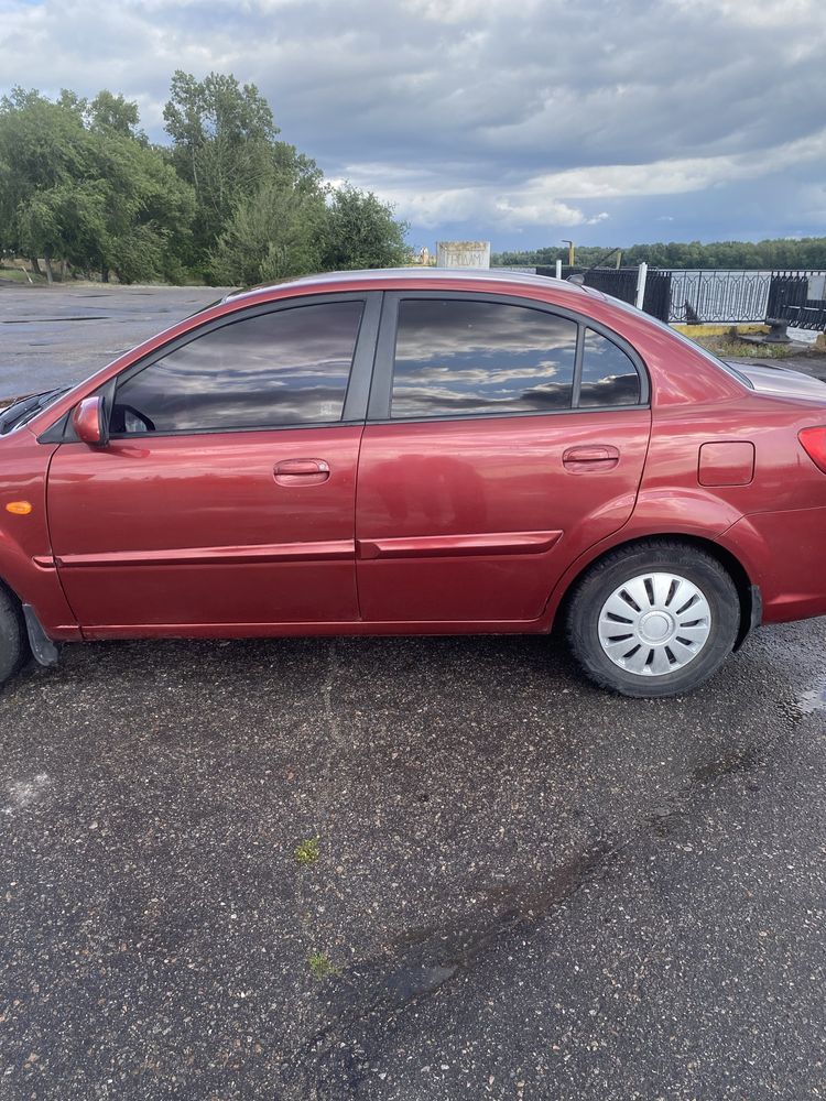 Kia rio 2 2011 року