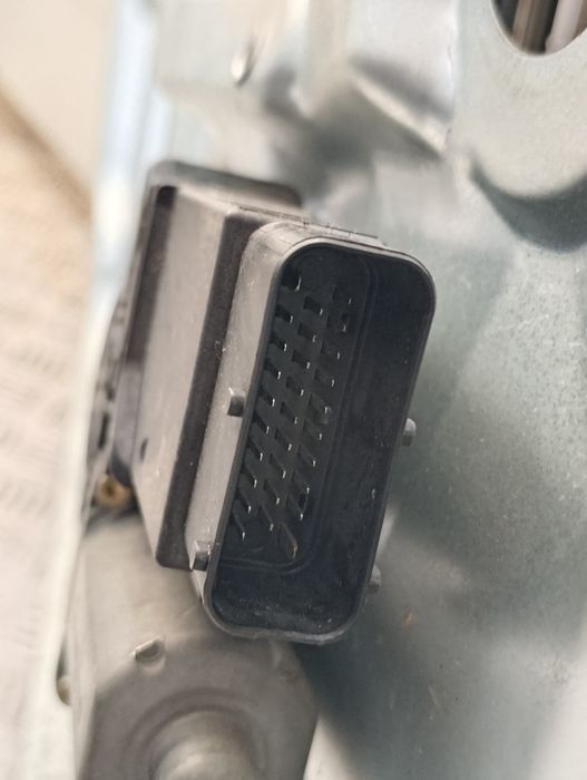 VW Passat B5 FL podnośnik szyby elektryczny lewy przód przedni