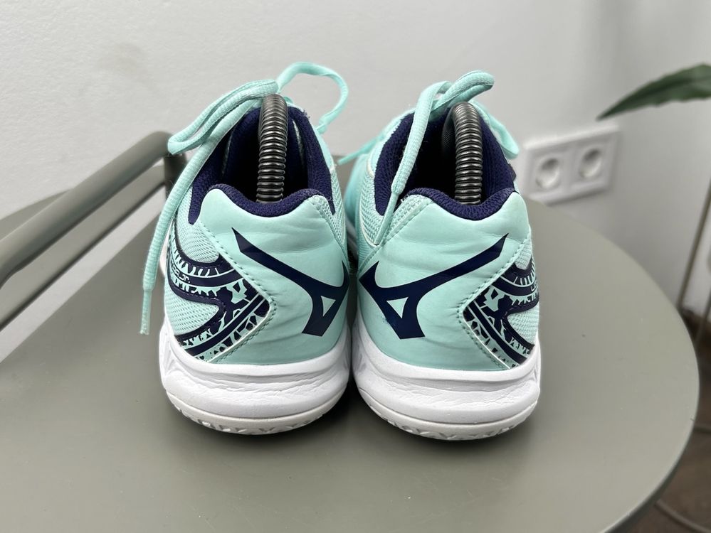 Оригінал! Кросівки Mizuno Lighting Star 38 розмір 03147