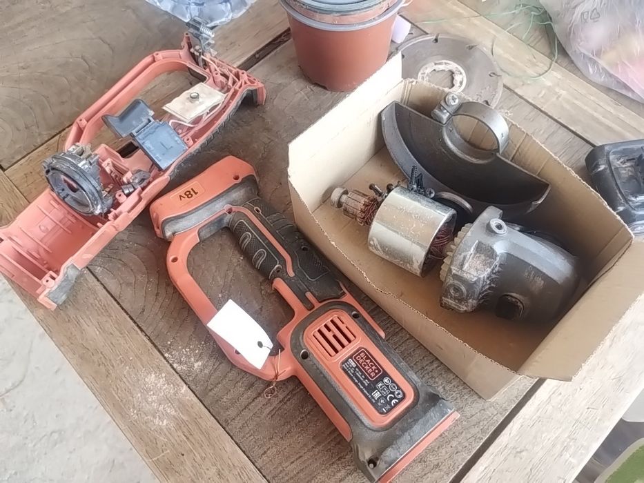 Rebarbadora black and Decker - peças