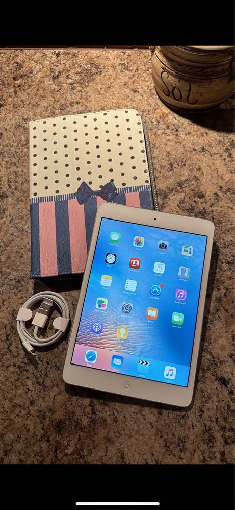Tablet ipad Apple - super stan - kolor bialy