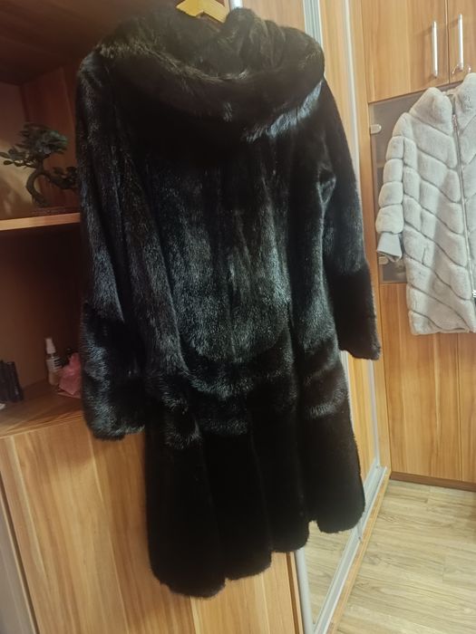 Продам шубу норковую