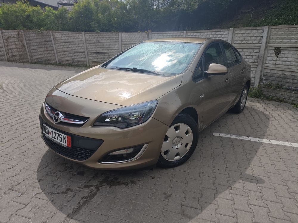 Opel Astra j lift 1.4turbo led