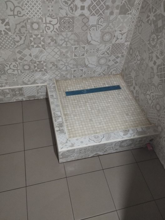 Строитель плиточник