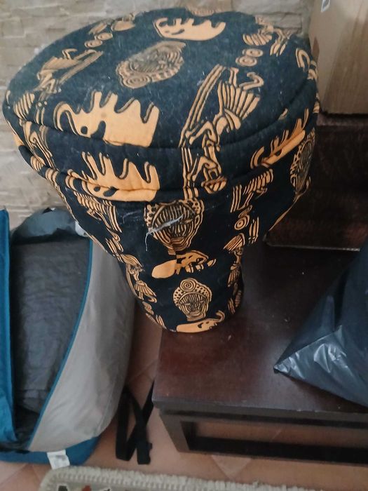 Djambé-instrumento musical de percussão