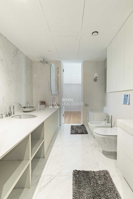 Продаж Будинок Київ Острів Водників Голосієво 500 м2 10 соток Hi Tech