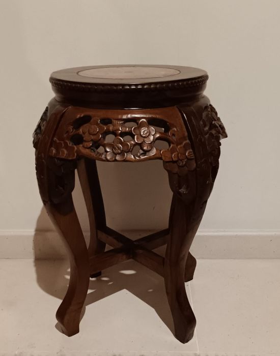 Mesa Floreira em madeira e pedra