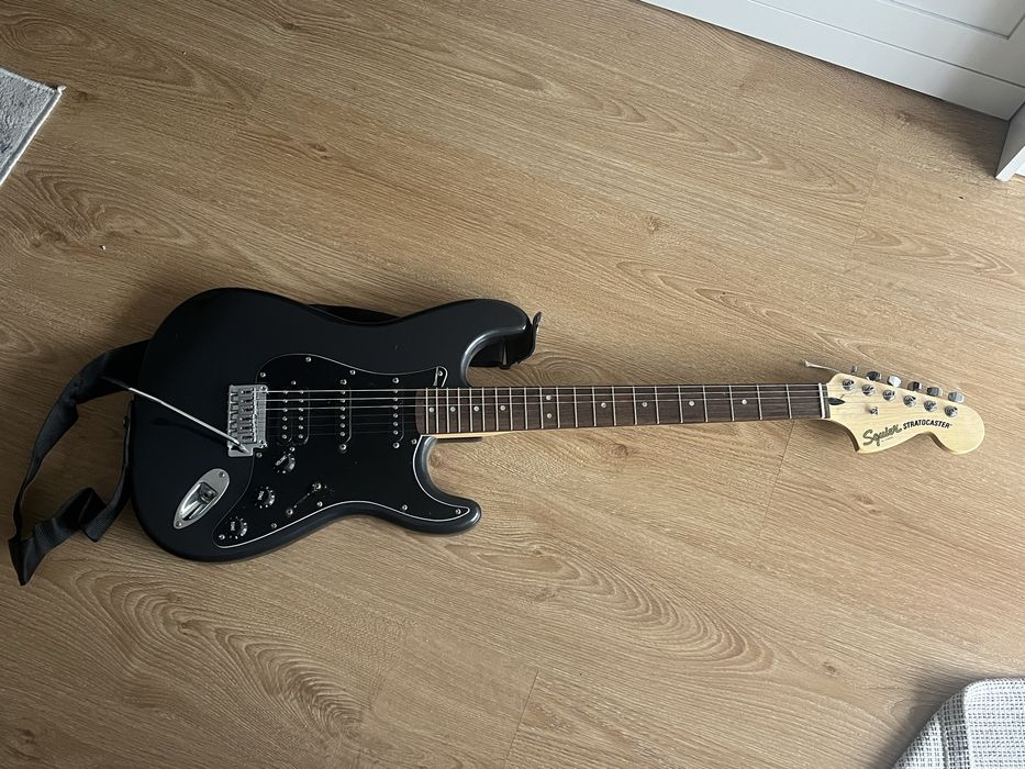 Guitarra Squier como nova