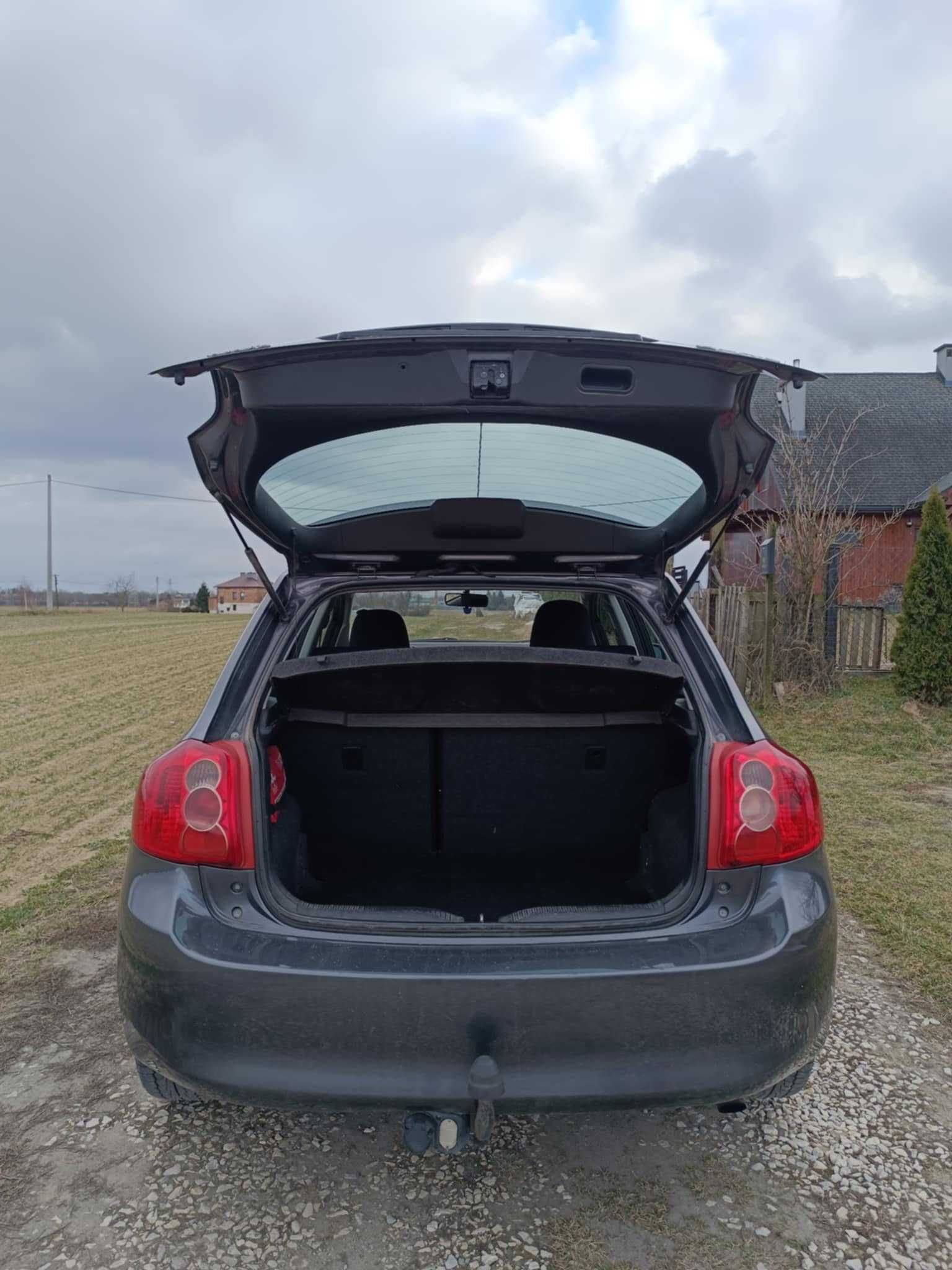 Toyota Auris 2.0 D-4D 2007 rok
