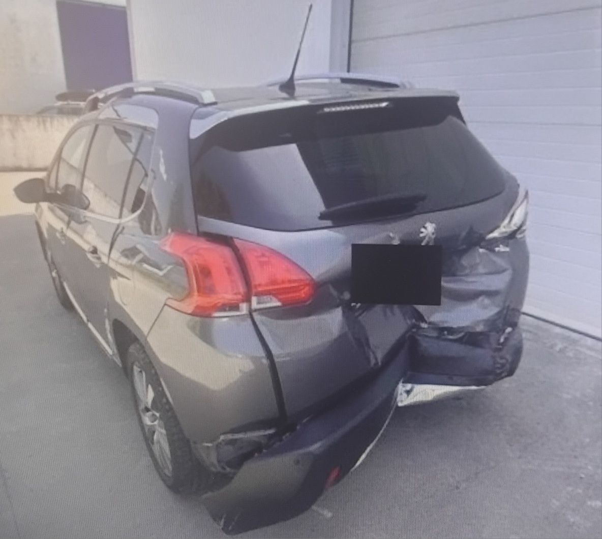 vendo Peugeot 2008 1.6 HDI com 103 mil km salvado acidentado batido