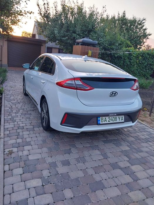 Автомобіль Hyundai Ioniq
