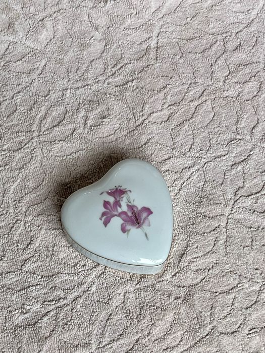 Caixa de porcelana coração floral Lucala vintage