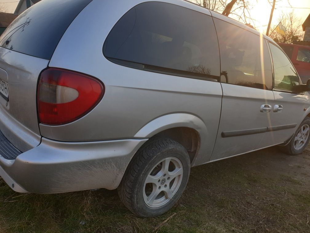 Продам Chrysler voyager 2.8 D