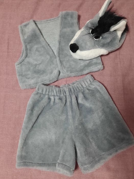 Костюм сірого вовка.