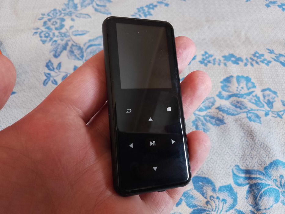 MP3 плеєр OnTrack Q06 - 32GB, Bluetooth 5.0, майже новий.
